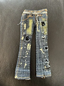 BRATZ TWINS TWIINS ROXXI AND PHOEBE DOLL LOT CLOTHING PANTS - Picture 1 of 2