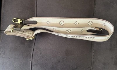  Bandolera ajustable Louis Vuitton apenas usada  Foto 1 de 4