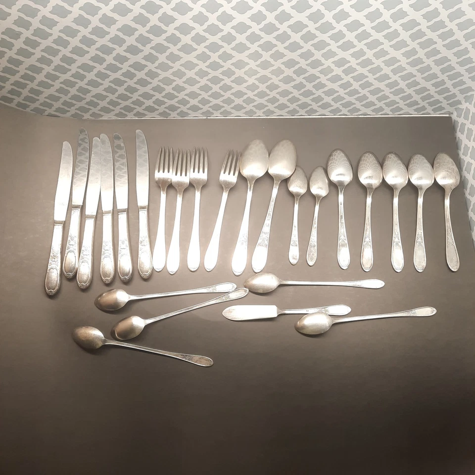 Лот из 25 посеребренных столовых приборов William Rogers IS бордовое шампанское - ЧИТАЙТЕ - Изображение 1 из 4