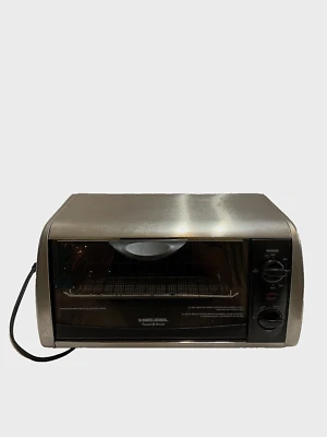 Black and Decker Toaster Oven TRO5050 Pre Owned - Image 1 of 4