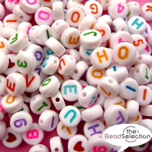 500 MIXED ACRYLIC WHITE ALPHABET BEADS 7mm ROUND ASSORTED COLOURS ACR178 - Picture 1 of 2
