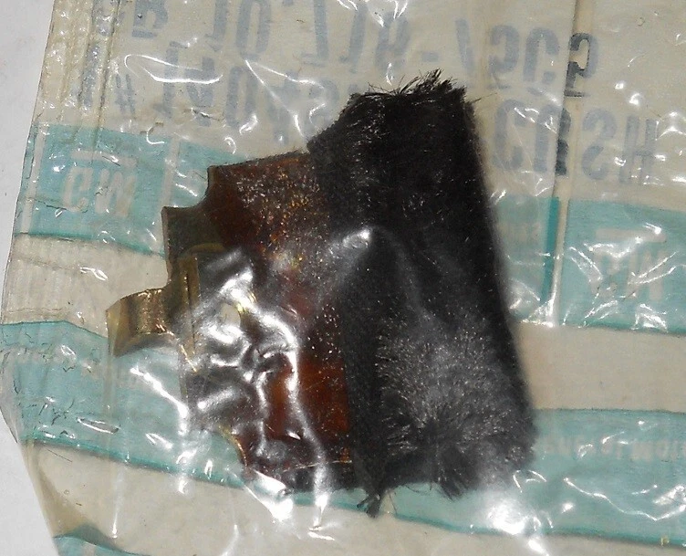 Cojín antirruaje ventana puerta Chevrolet Corvette 1969-82 nuevo de lote Foto 1 de 1