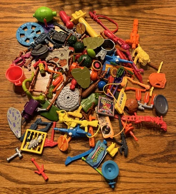 Figura de acción de colección años 80 90 armas accesorios piezas enorme lote 120+ piezas TMNT Foto 1 de 4