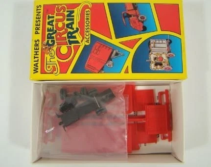 Walthers 933-1367 HO The Great Circus Train Hippo Wagon RB & BB # 88 Kit - Image 1 of 1
