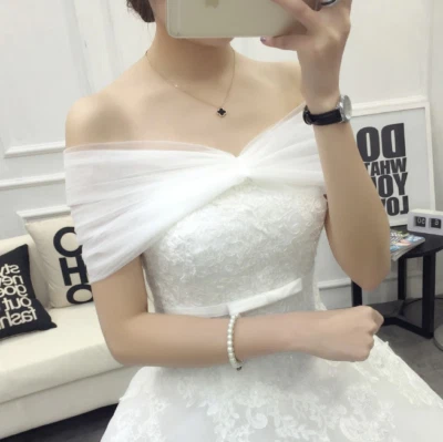 Sexy bolero corto con cordones en la espalda sexy de tul con capa nupcial accesorio de boda Foto 1 de 4