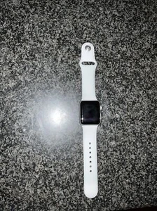 Apple Watch Series 3 8GB 38mm Aluminium + White Sports Strap - Picture 1 of 1