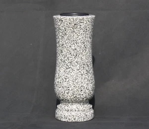 Grabvase Vase aus Granit Strzelin - Bild 1 von 1