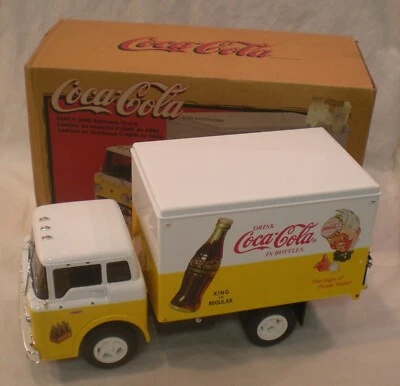 ERTL 1958 Coca Cola Ford C-800 Delivery Box Truck die cast Coke 1:25 Scale NEW - Image 1 of 4