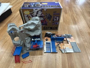 1989 ToyBiz DC Comics Batman Batcave No.4417 Movie Play Set Incomplete Boxed - Picture 1 of 18