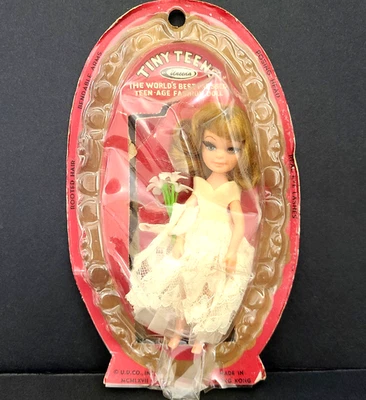 Boneca Vintage 1967 Uneeda Tiny Teens Bride Time Kiddle & Dawn Friend Hong Kong - Imagem 1 de 4
