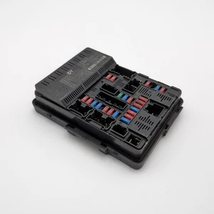 2014 2015 2016 2017 INFINITI Q50 POWER SUPPLY FUSE BOX OEM 284B7-3JV0D - Picture 1 of 17