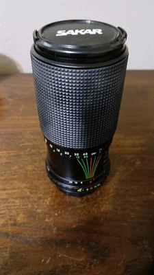 SAKAR MC ZOOM/C-MACRO 1:4.5 f=80-200mm Camera Lens #123543 Case & Lens Covers - Image 1 of 4