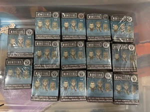 UNIVERSAL STUDIOS MONSTERS MYSTERY MINIS FIGUREN SET 14 VERSIEGELT SCHWARZ WEISS - Bild 1 von 3