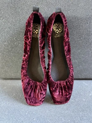 NUEVO Mocasín Vince Camuto Terciopelo Aplastado Ballet Plano Vamp Gótico Para Mujer Talla 8.5 Foto 1 de 4