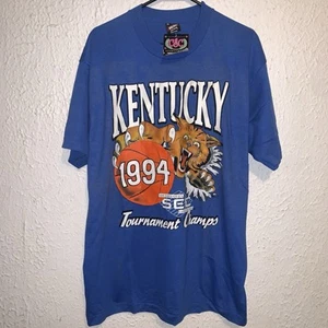 Maglia Vintage 1994 University Kentucky Wildcats SEC Tournament Champions XL NUOVA CON ETICHETTE - Foto 1 di 6
