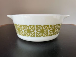Tazón Mezclado Vintage Pyrex 475-B Verde Aguacate Verde Flores Cuadradas 2 1/2 Qt MCM - Imagen 1 de 9