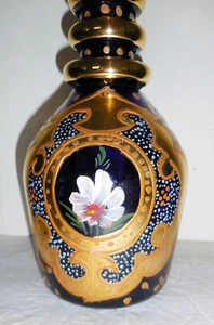VINTAGE FRENCH COBALT BLUE GLASS BUD VASE GOLD OVERLAY VICTORIAN DESIGN - Picture 1 of 9