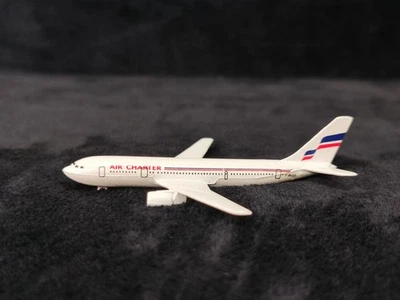 Exhibición de aviones diecast Schabak escala 1:600 Air Charter Airlines Airbus A300 Foto 1 de 4