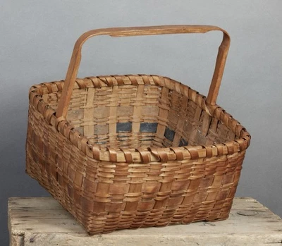 ANTIQUE NEW ENGLAND NATIVE AMERICAN GATHERING BASKET PNT CARVED LOOP HANDLE - Image 1 of 4
