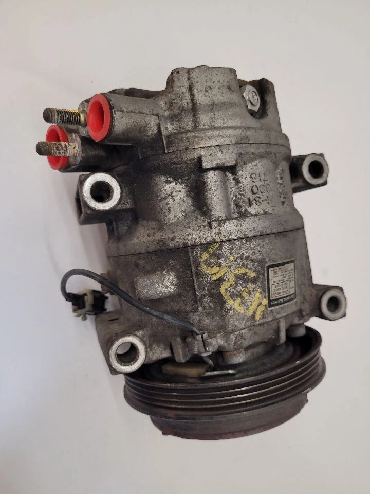 2001 02 03 2004 NISSAN PATHFINDER AC Compressor 926004W000 01-04 Foto 1 de 4