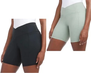 Paquete de 2 pantalones cortos de bicicleta Danskin para mujer cintura cruzada, negros/verdes menta, medianos - Imagen 1 de 4