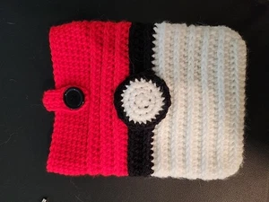 Hand Made Crochet Pokwball Book Sleeve - Picture 1 of 3