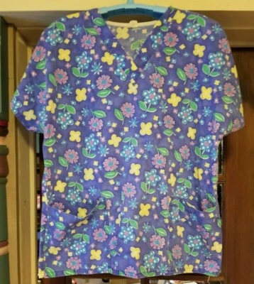 Tafford V-Neck Blue backround floral print scrub top 2 pockets Size Med - Image 1 of 4