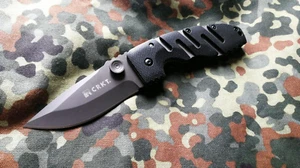 CRKT Ryan Model 7 Knife  serr.  Blade, Black Zytel Handle - Picture 1 of 3