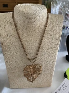 30” Open Work Gold Tone Heart Pendant - Picture 1 of 1
