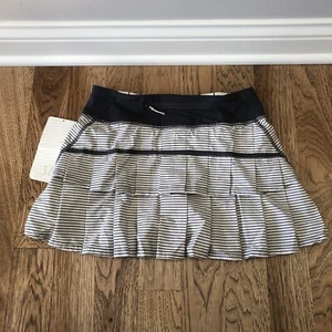 Lululemon Pacesetter Skirt Hyperstripe Angelwing Soot Gray White NWT 4 - Picture 1 of 9