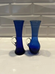 Pair Of Vintage Blue Art Glass 5" Bud Vase Pitcher Applied Crystal Handle - Picture 1 of 4