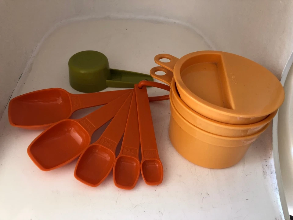 lot cuillères mesure + pots mesure  TUPPERWARE vintage - Photo 1/1