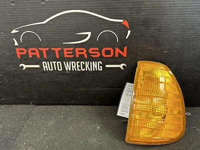 77-83 MERCEDES BENZ 240 CONDUCTOR IZQUIERDO INTERMITENTE IZQUIERDA LUZ PARK Foto 1 de 4