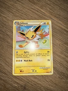 Pokémon TCG Jolteon 28/90 Unerschrocken Regular LP - Bild 1 von 2