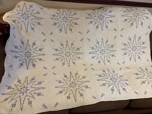 Handgesteppte handbestickte weiß blau Sterne Quilt 60 x48" Qualität - Bild 1 von 4