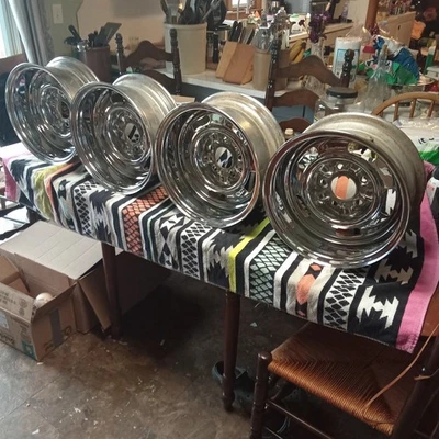 Ruedas traseras cromadas Keystone GM Rally Survivors 14 pulgadas patrón 4 3/4 6JKx14 Foto 1 de 4