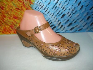 White Mountain Brown Leather Strap Sandal 8 M   - Picture 1 of 6