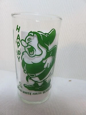 1938 Disney Snow White Happy drinking glass 4 3/4 inches high in green — 第 1/4 张图片