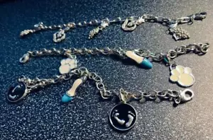 Bracciale catena chiusura aragosta con ciondolo smalto misto set 3 pezzi B09 - Foto 1 di 3