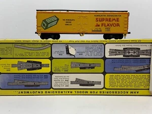 AHM Refrigerator Car 5296G Supreme In Flavor Merchants Biscuit MBIX 3905 HO - Picture 1 of 14