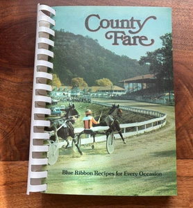 1986 Lancaster Ohio Regional Cookbook COUNTY FARE Blue Ribbon Recipes 309 Pages - Bild 1 von 7