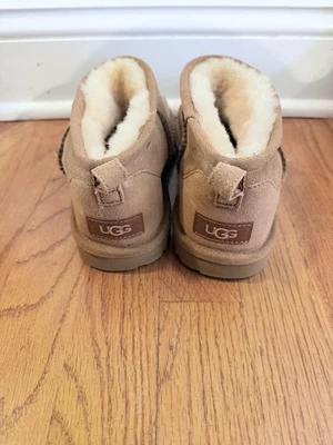 GIRLS BROWN ULTRA MINI UGG BOOTS - SIZE 5 - EUC!! - Image 1 of 4