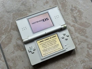Nintendo DS Lite USG-001 Handheld-Spielekonsole Weiß JAPAN - Bild 1 von 6