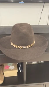 A Beautiful Cowgirl Hat - Picture 1 of 6