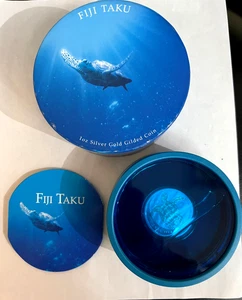 2010 FIJI TAKU TURTLE 2 $ 1 OZ. PP SILBER GOLD VERGOLDET MÜNZBOX COA - Bild 1 von 6