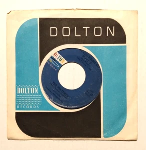 The Ventures - The 2,000 Pound Bee (Part 1) (Part 2) Dolton 67 - 1962 - 45 RPM - Picture 1 of 3