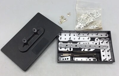 Kit de tiras perforadas Erector Model Builders caja, (lote de 47 piezas) Foto 1 de 4