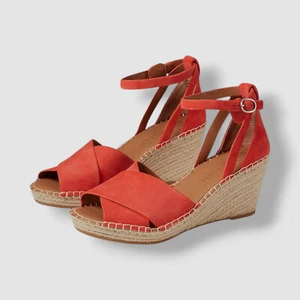 Gentle Souls Women's Red Signature Charli X Wedge Sandals Shoe Size 7.5M - Picture 1 of 4