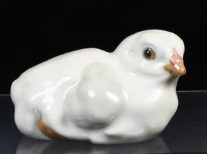Beautiful Royal Copenhagen Porcelain Chick Resting 605 - Picture 1 of 3