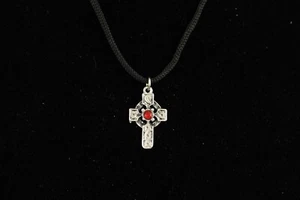 COLLANA CIONDOLO METALLO CROCE CELTICA CON RUBINO CI005 - Picture 1 of 3